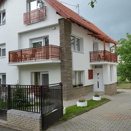Varga Apartman Heviz Luaran gambar
