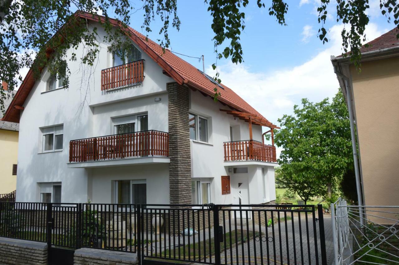Varga Apartman Heviz Luaran gambar