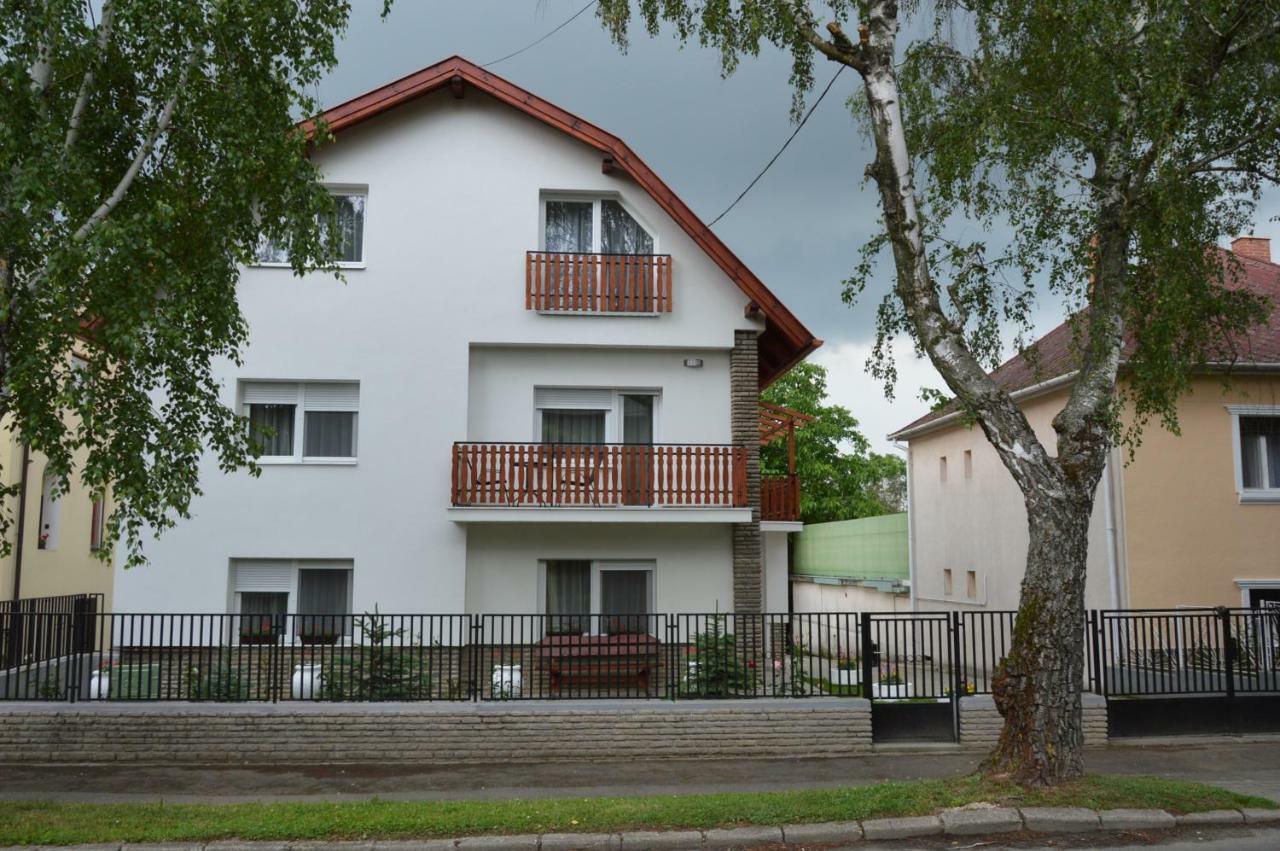 Varga Apartman Heviz Luaran gambar